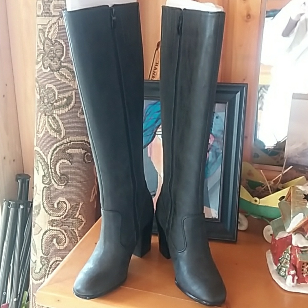Sbricca Knee high black boots